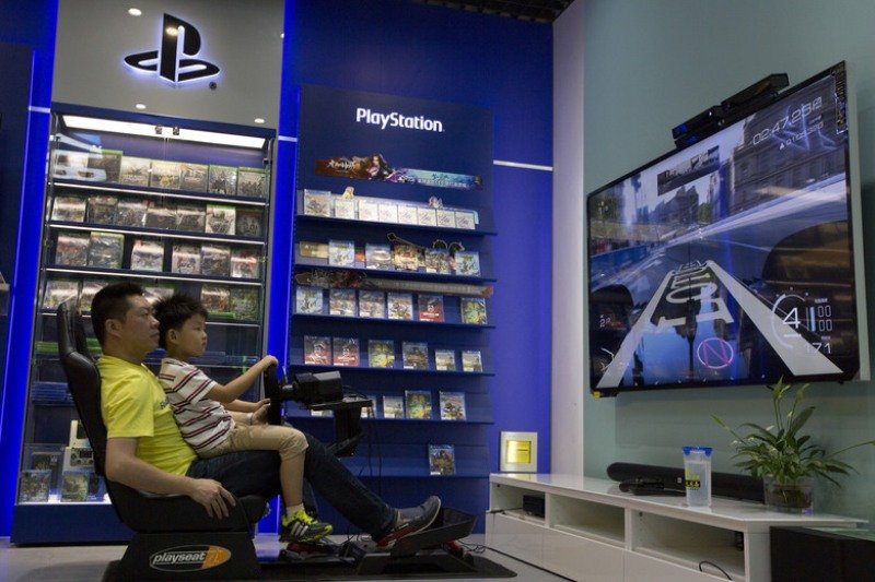 video game retailers online