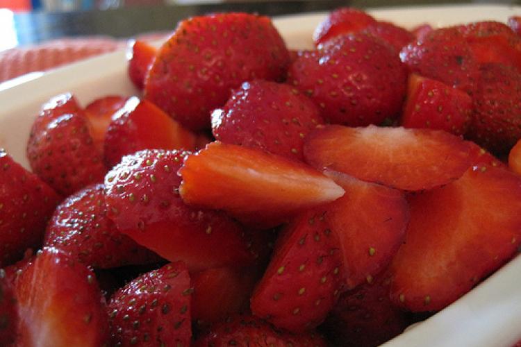 Last Chance To Pick Strawberries at the Second Annual Beijing Agricultural Carnival