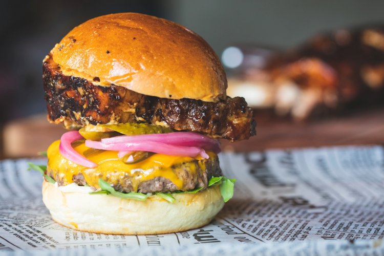 Localoca&#039;s Australian Angus Beef Rib Burger Will Stick to Your Ribs
