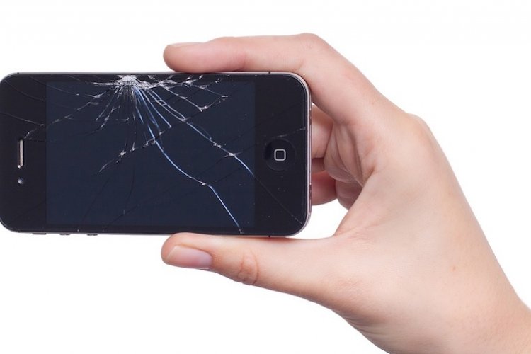 DP How to Get Your iPhone Screen Fixed in the Comfort of Your Own Home