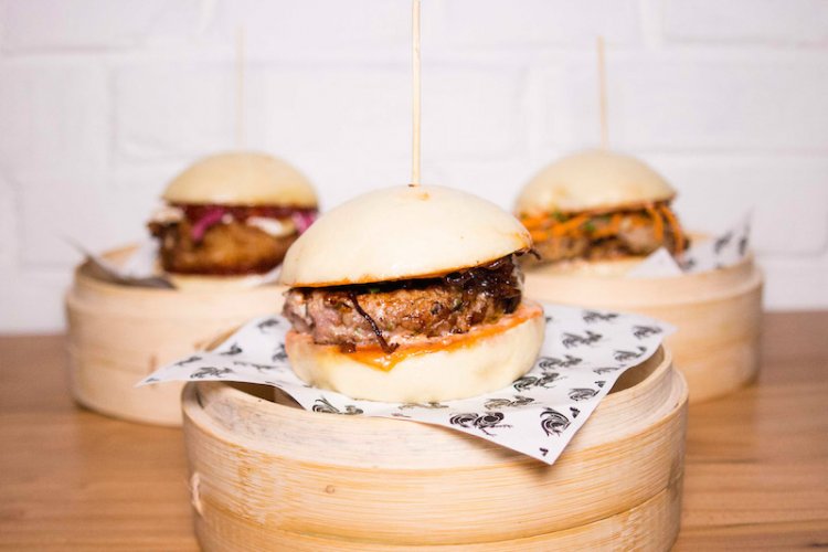 Burger Lovers Card: De Refter&#039;s Bao Burgers are Creative Fusion Treats