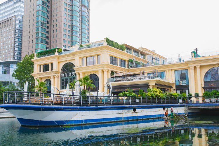 Liangma River’s Best Rooftops and Terraces