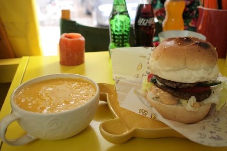 We all shake for … Beijing’s smallest restaurant!