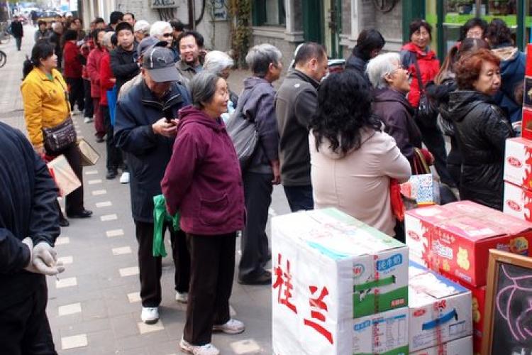 How Long Would You Line Up for Mantou?