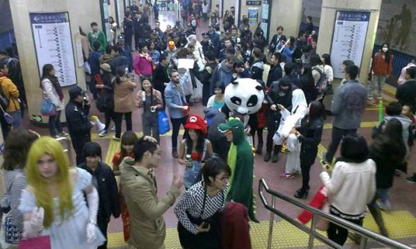 subway_halloween_party_beijing6.jpg