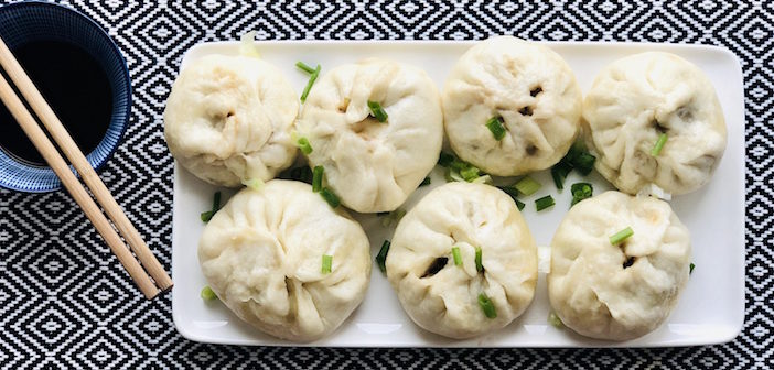 Chinese Cookbook: Steamed Pork and Spring Onion Baozi