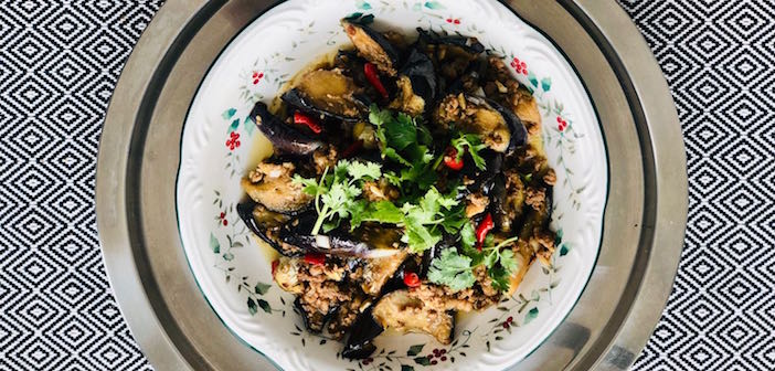 Chinese Cookbook: Learn How to Make Chinese Spicy Garlic Stir-Fried Eggplant