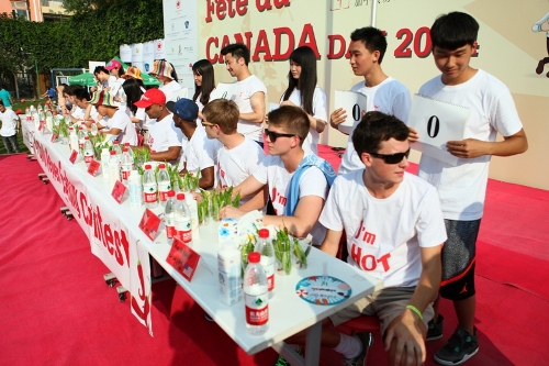 Competition Heats Up at the Beijinger&#039;s 2014 Chili Eating Contest With Joint First Place