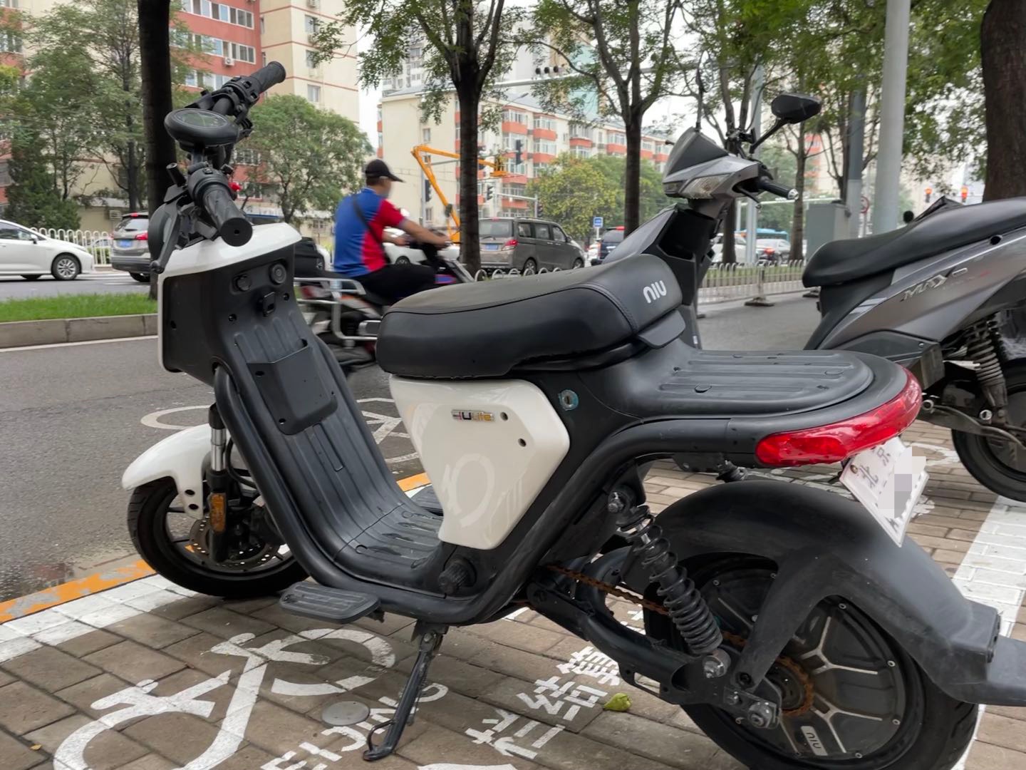 Beijing to Begin Fines for Non-Standard Scooters in November