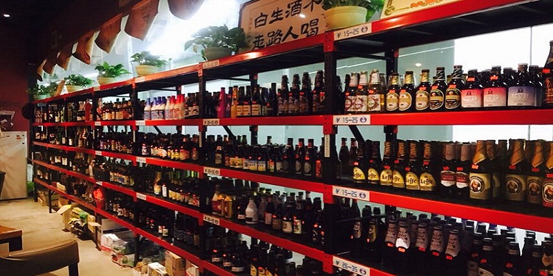 Hidden in Shangdu Soho, Joyous Surprises Us with 200+ Bottled Beers