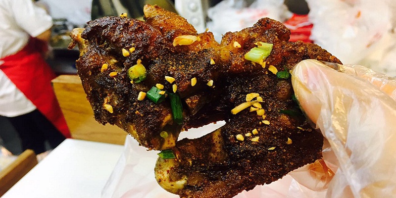 Street Eats: Wan’er Chuan’r Provides Delicious Trotters and Spicy Chuan’r