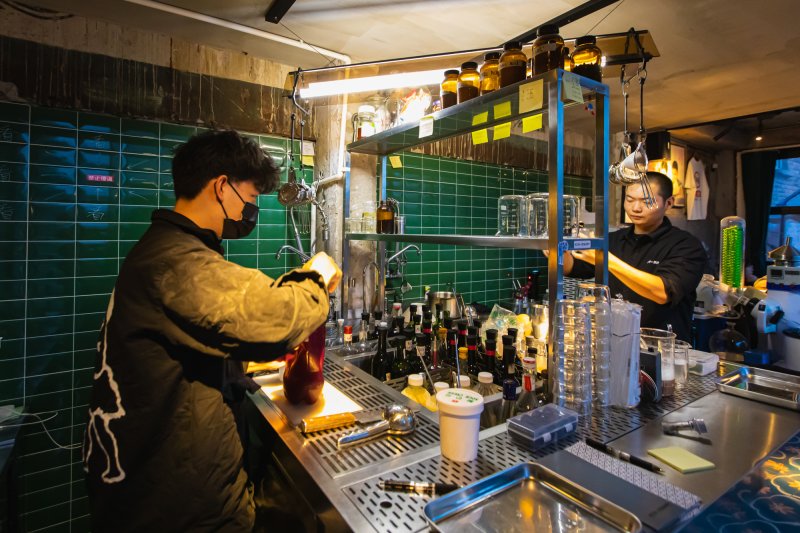 A Beijing Bar &amp; Bar Owner Win Big at DRiNK Awards