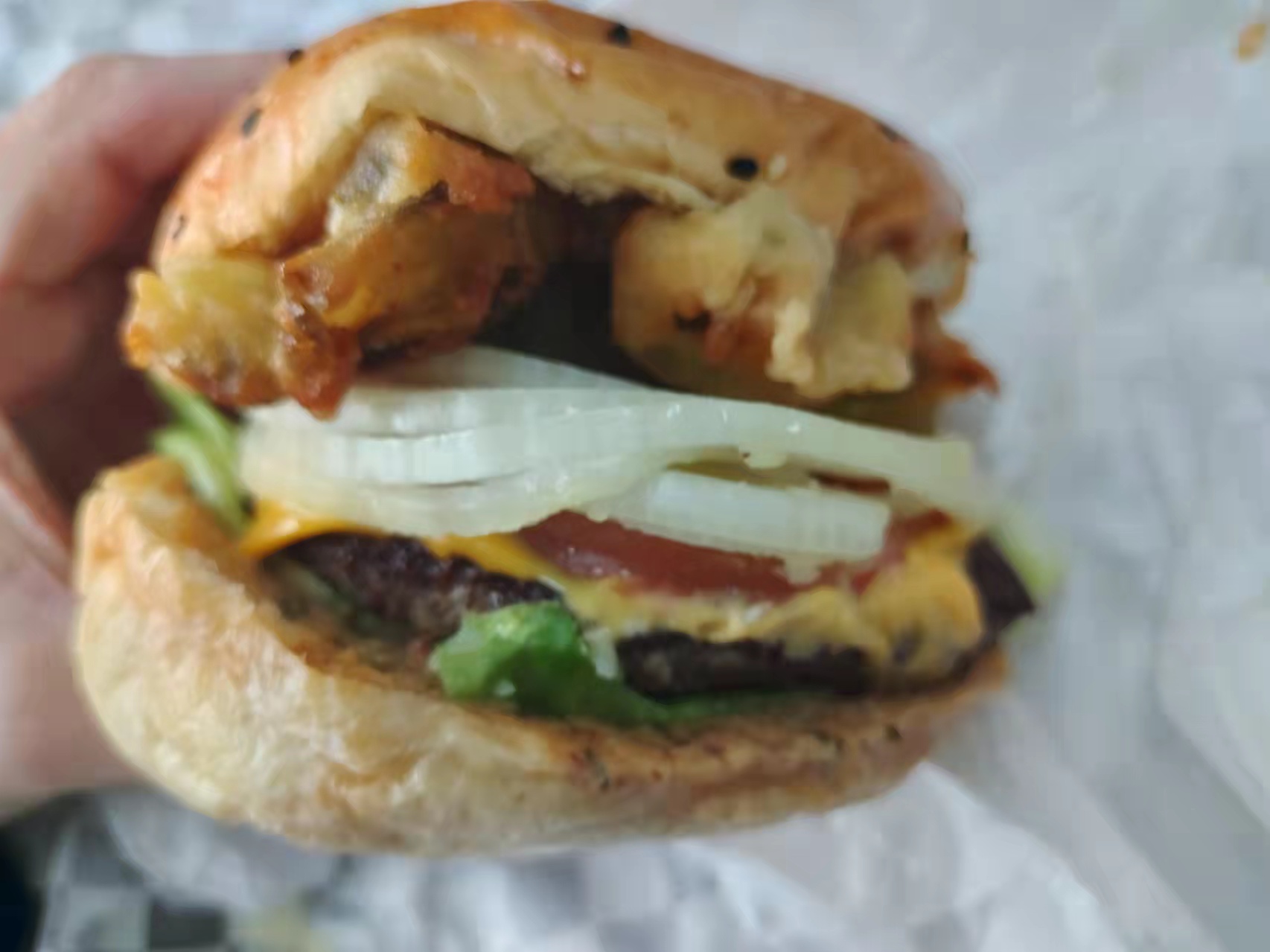 Angel Burger’s Crispy Jalapeño Burger is ‘Suanla’ Heat that’s Hard to Beat