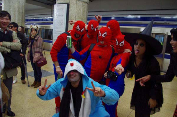 2012 Beijing Subway Halloween Party13