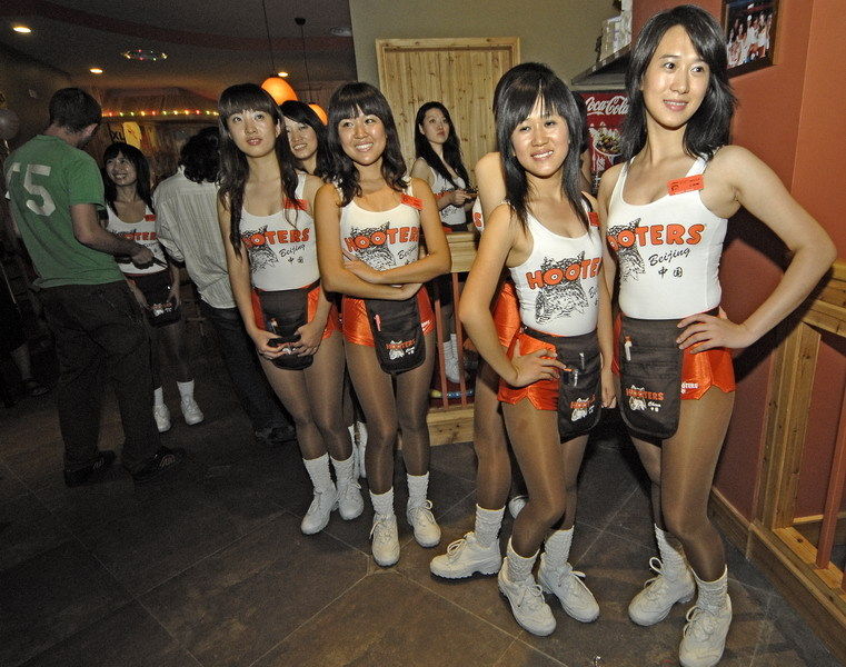 Hooters5