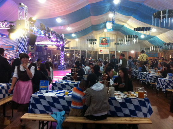 Oktoberfest_China_World_011