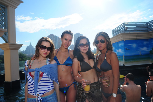 Riviera Pool Party08